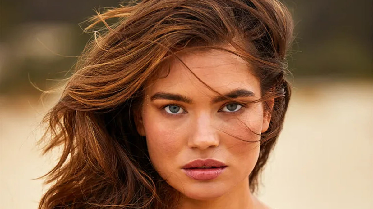Tara Lynn was photographed by Josie Clough on Kangaroo Island, South Australia.